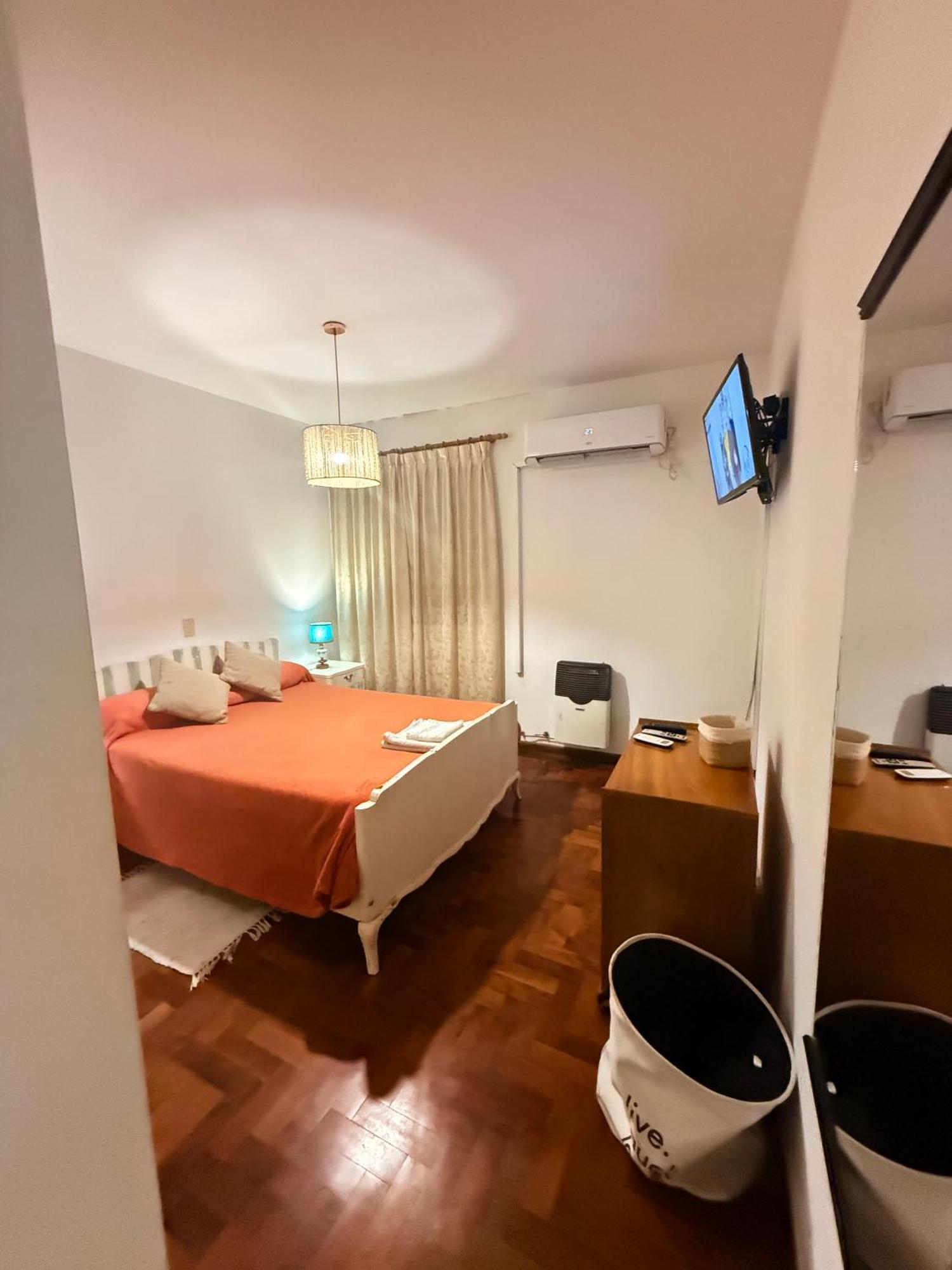 Departamento Centrico Mendozaアパートメント エクステリア 写真